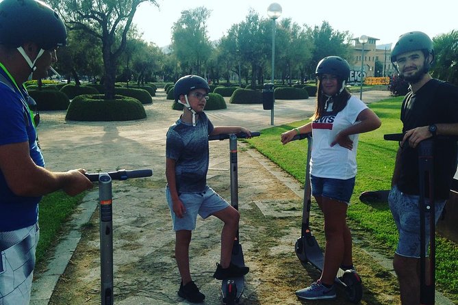 1 Hour Electric Scooter Tour in Palma - The guide makes the short format work