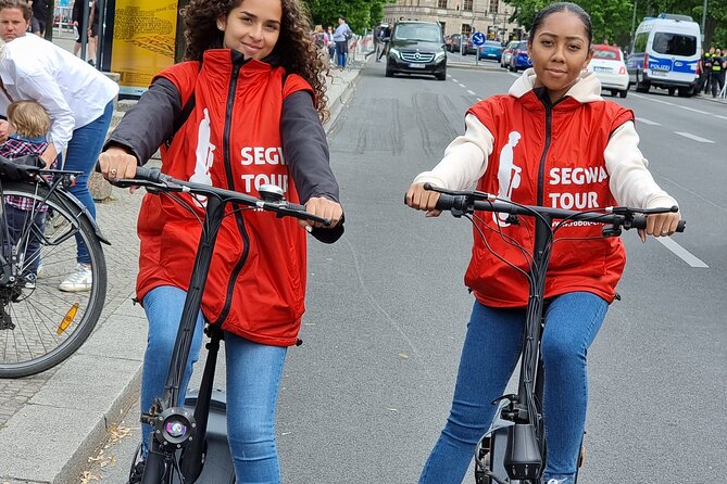 2 Hours E-Scooter Tour - Alexanderplatz and a different side of Berlin