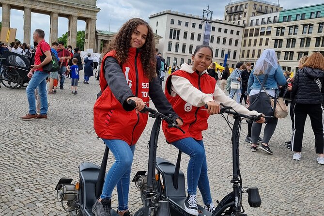 3-H E-scooter Sightseeing Tours in Berlin - Why a Scrooser works well for central Berlin