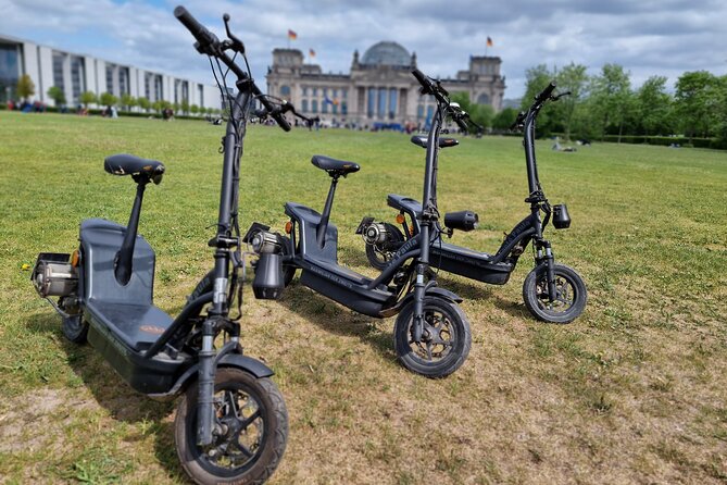 3-H E-scooter Sightseeing Tours in Berlin - Checkpoint Charlie and the Cold War story
