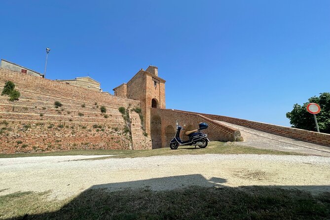 3 Hour Vespa Tour - The Charming Castles of Arcevia - Palazzo: a quiet hour near Mount Caudino