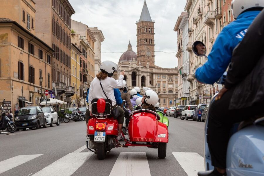 Afternoon Vespa Sidecar Tour with Gourmet Gelato Stop - Trevi Fountain, Pantheon, and Piazza Navona