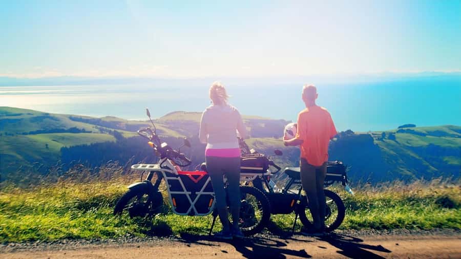 Akaroa: Lonely Beach Trail by E-Scooter. selfguided day out - Key points at a glance
