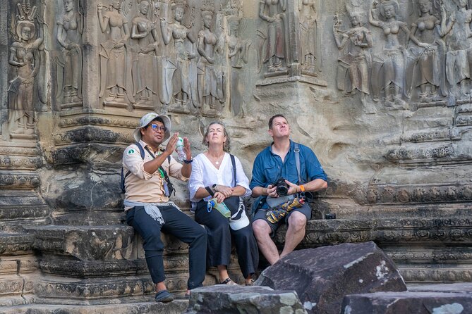 Angkor Adventure Vespa Tour / Tuk Tuk or Car - Lunch near Srah Srang and a local pause