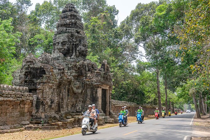 Angkor Adventure Vespa Tour / Tuk Tuk or Car - The return route through villages and rice paddies