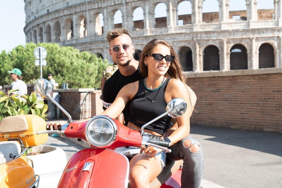 Authentic Rome Vespa Tour /See the Eternal City Like a Local - Why the Private Driver Matters