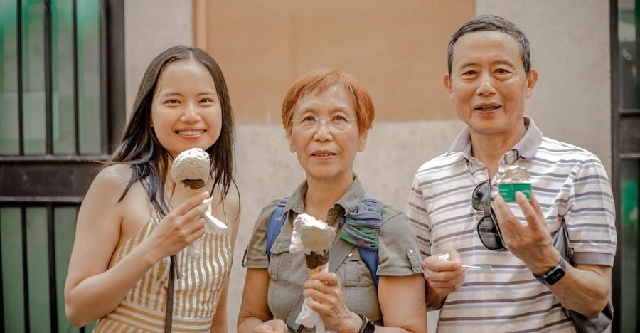 Authentic Rome Vespa Tour /See the Eternal City Like a Local - Photo Stops With a Local Eye