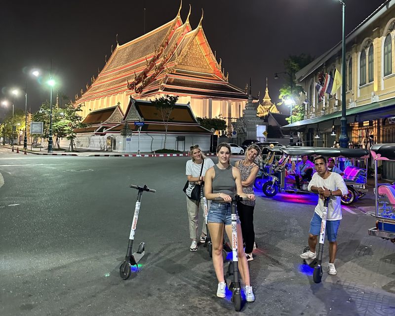 Bangkok By Night by Electric Scooter &/or Bike - Democracy Monument and the first look at old Bangkok