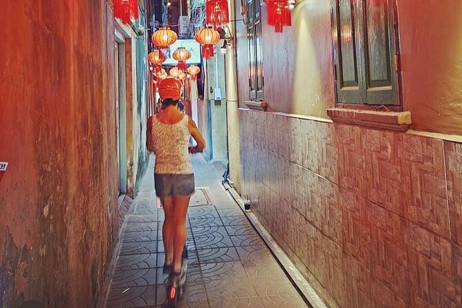 Bangkok by Night with Escooter &/or Bike - Wat Prayurawongsawat and the flower market