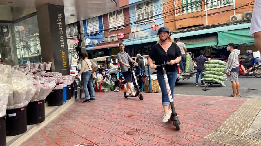 Bangkok: City Highlights Electric Scooter Tour - Democratic Monument and the first look at the Old City