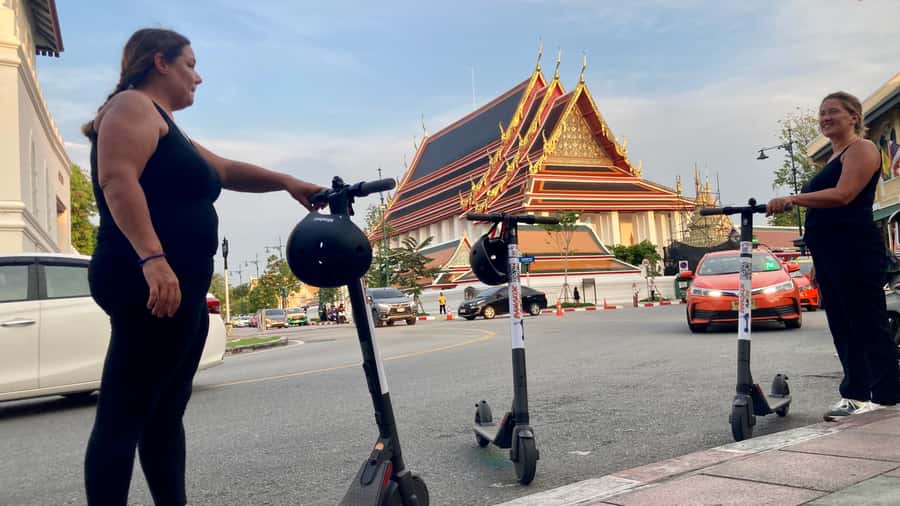 Bangkok: City Highlights Electric Scooter Tour - Wat Ratchanatdaram and the city’s grand architecture