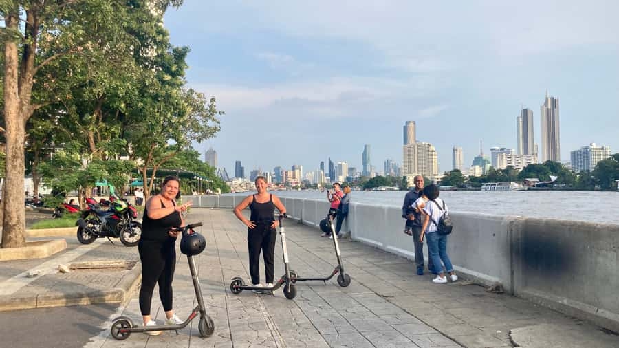 Bangkok: City Highlights Electric Scooter Tour - What the hidden lanes add, and what they can take away