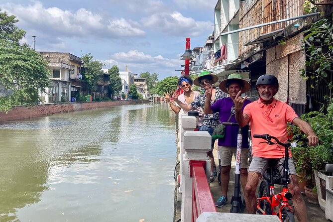 Bangkok Classic E-Scooter &/or Bike Trip - The Old Town finish