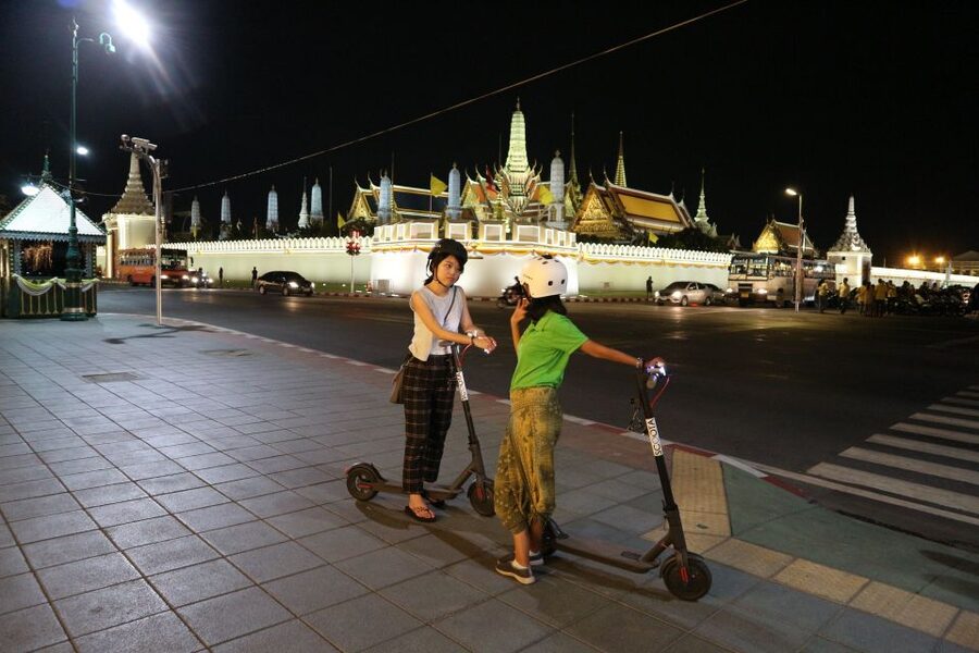 Bangkok: E-Scooter Night Tour with Local Street Food - Meeting in Thonburi, not central Bangkok