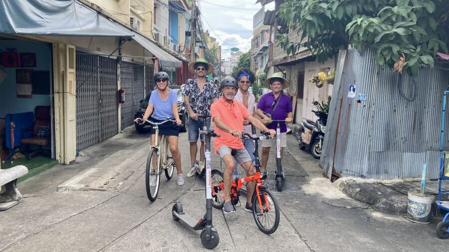 Bangkok : Old City Guided E-Scooter &/or Bike Tour - Wat Saket and the Golden Mount area