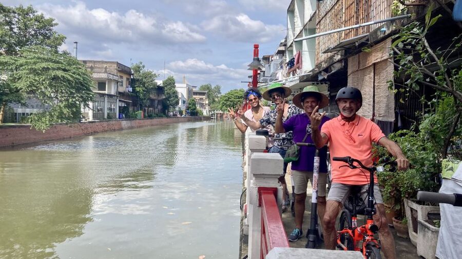 Bangkok : Old City Guided E-Scooter &/or Bike Tour - Rama VIII Bridge and the Chao Phraya