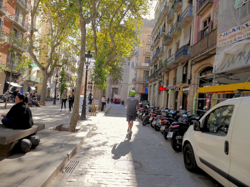 Barcelona: Gaudi Highlights Guided Tour by Electric Scooter - Group size, guides, and the ride itself
