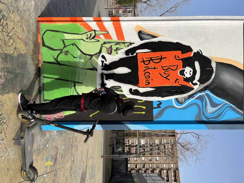 Barcelona: Graffiti E-Scooter Tour - Riding between landmarks and street-art spots
