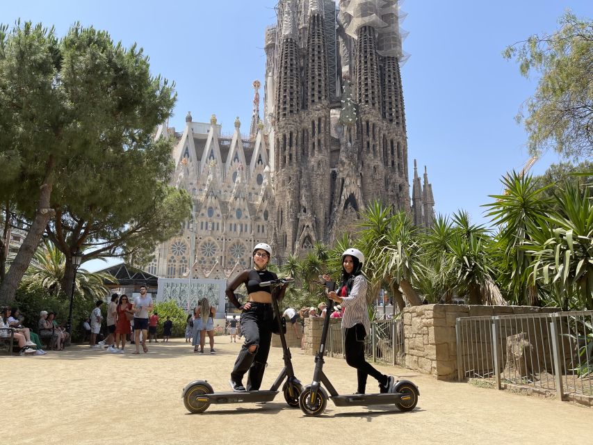 Barcelona: Panoramic eScooter Tour - Arc de Triomf and Barcelona’s EXPO story