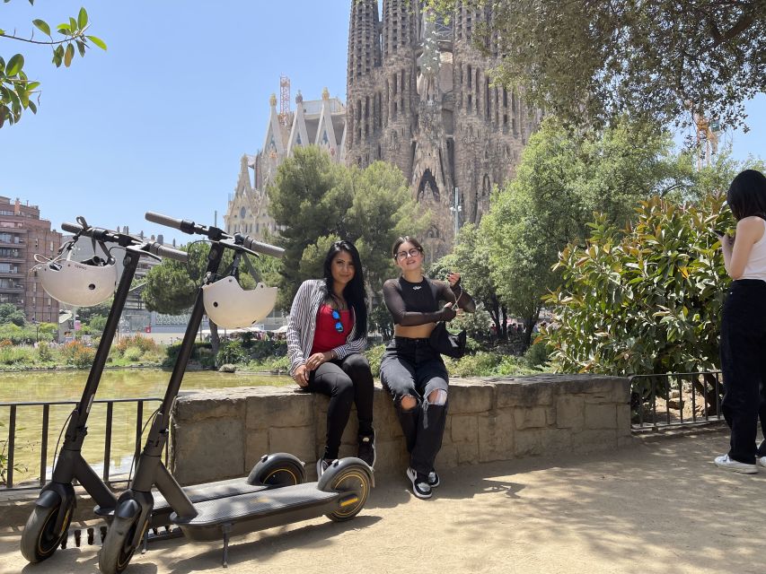 Barcelona: Panoramic eScooter Tour - From the Olympic Village to Olympic Harbour