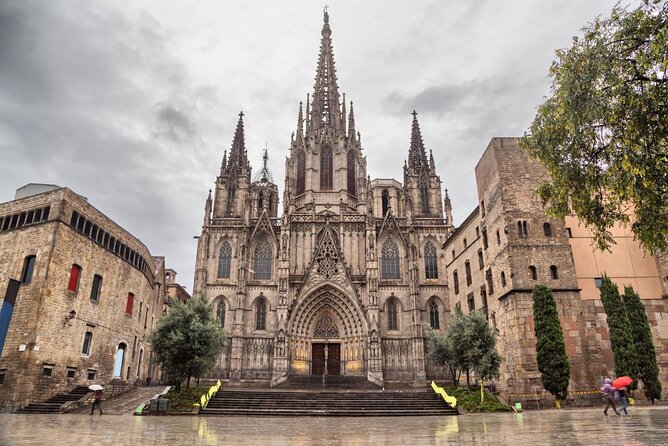 Barcelona Sagrada familia Electric Scooter or E-Bike Tour - Why this short Barcelona ride works