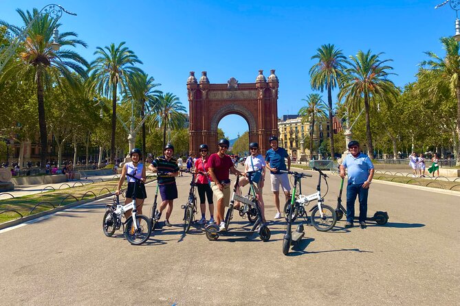 Barcelona Sagrada familia Electric Scooter or E-Bike Tour - Ciutadella Park and Arc de Triomf