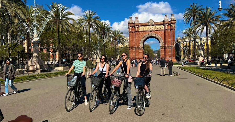 Barcelona: Sagrada Familia Private E-Scooter Tour - Gothic Quarter and Port Vell