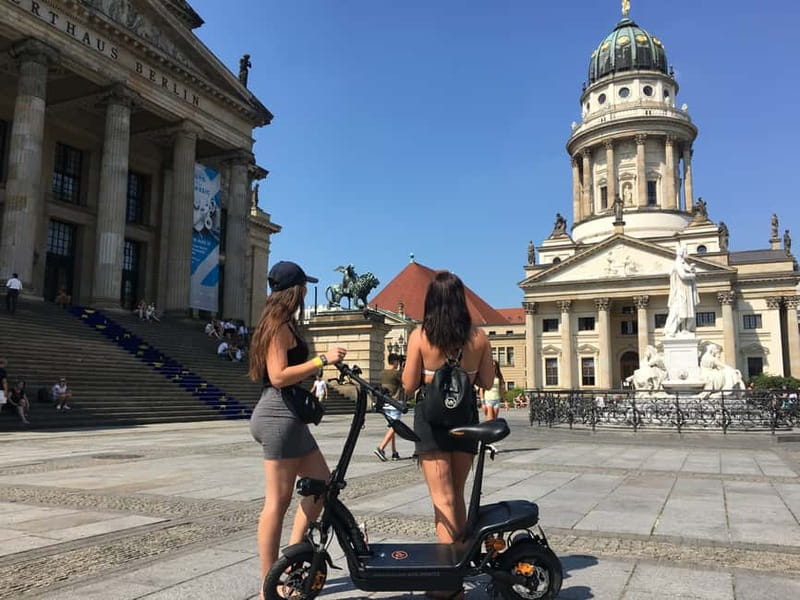 Berlin: Thrilling E-Scooter Adventure Tour - Why the photo stops matter