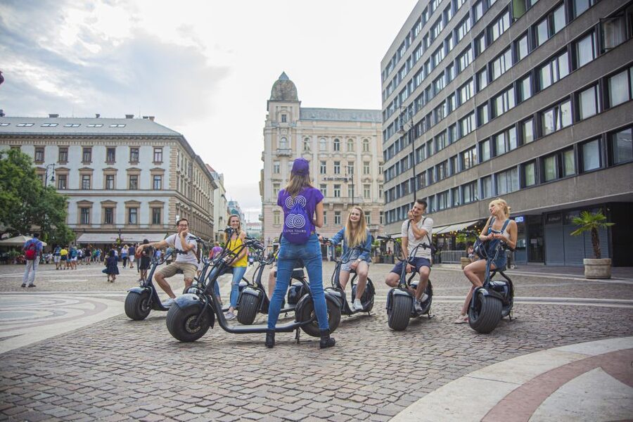 Budapest: Guided City Sights Tour by E-Scooter - How the guiding affects the experience