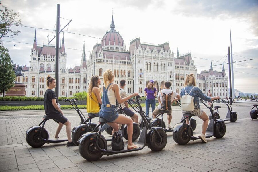 Budapest: Guided City Sights Tour by E-Scooter - St. Stephen’s Basilica and the Pest side