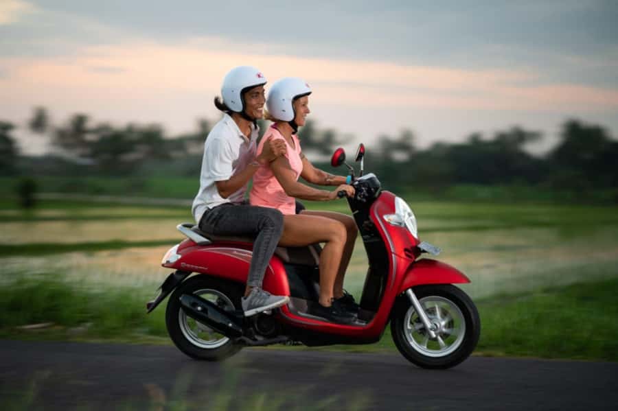 Canggu: Scooter Lesson with Professional Instructor - A Maximum of Two People Changes the Lesson