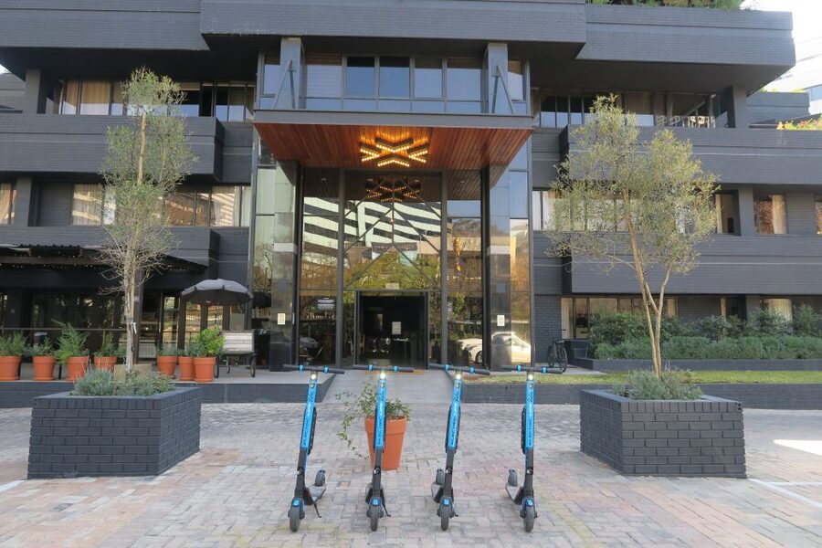 Cape Town: bicycle or E-scooter History Tour with Coffee - Key points at a glance