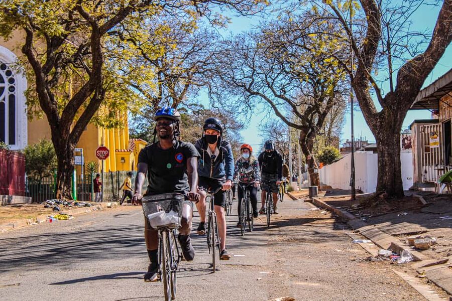 Cape Town: bicycle or E-scooter History Tour with Coffee - The Castle of Good Hope is a strong outside stop