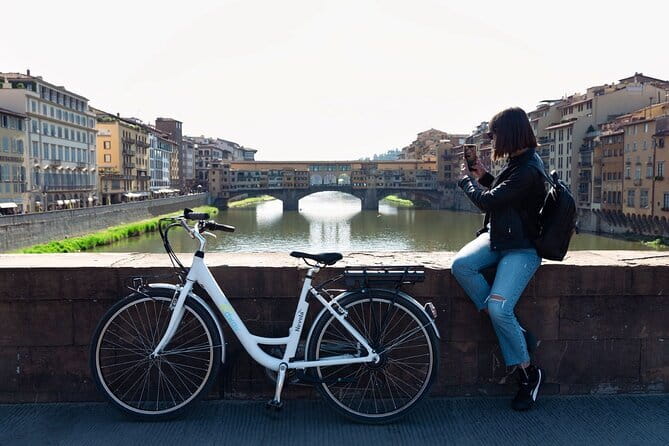 Chianti Hills: App‑Guided e‑Vespa Tour + Lunch in Greve - Price, vehicle choices, and the €900 deposit