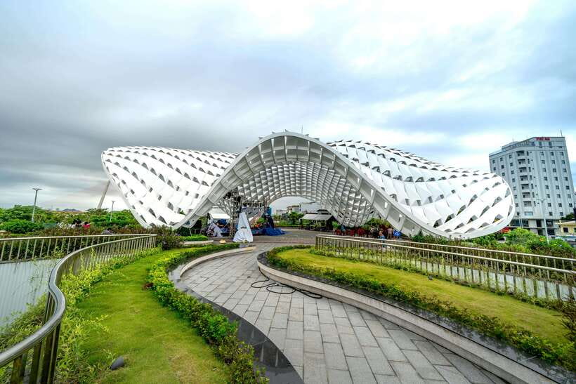 Da Nang City Eco Adventure Tour with Scooter - Choosing the food ride: small cakes, skewers, and local comfort food