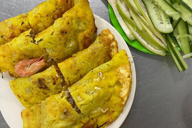 Da Nang Scooter Food Tour & Hidden Gems w/ Locals - Banana-leaf dumplings: Bánh Bột Lọc and Bánh Nậm