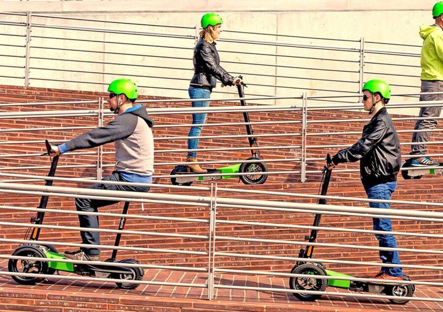 Düsseldorf: E-Scooter City Tour - Starting beneath the Rhine Tower