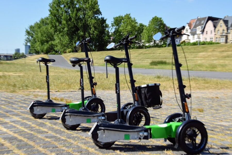 Düsseldorf: E-Scooter City Tour - St. Lambertus and the city’s older character