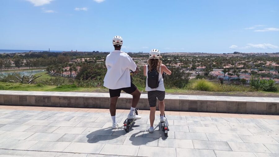 e-Scooter Step Kickstart Guided Tour: Sightseeing Maspalomas - Learning to handle the e-step scooter