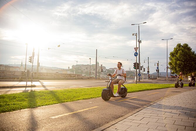 Easy & Convenient E-Scooter Rental for Sightseeing in Budapest - Learning the Luna Bike before you leave