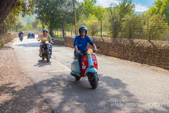 Easy Rider Mallorca Scooter Tour - Dani, Thomas, and the Loco Wheels approach