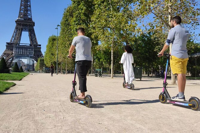 Electric scooter rental in Paris Full Day - The audio app and a self-directed day