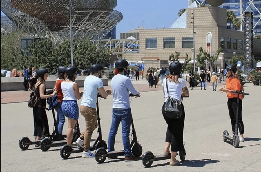 Electric Scooter Tour: Full Tour (Old Town + Shipyard) 3hour - Rolling through Old Town landmarks