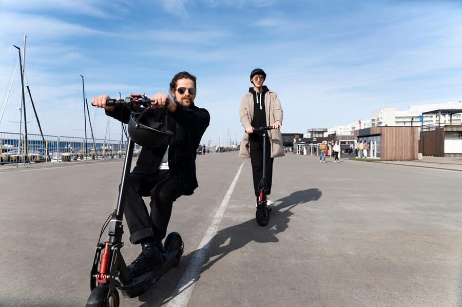 Electric Scooter Tour: Old Town Gdańsk - 1,5-Hour of Magic! - Who will get the most from it