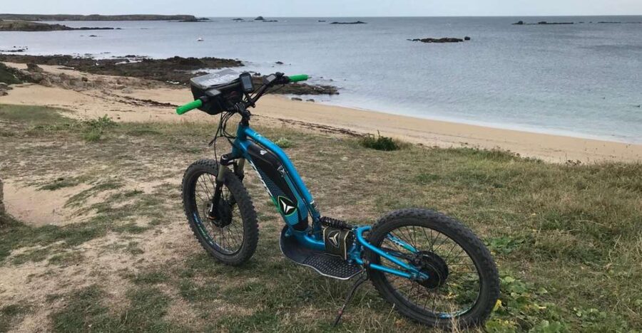 Erdeven: Les Dunes Du Bego - All terrain electric scooter - Following ten routes with GPS guidance