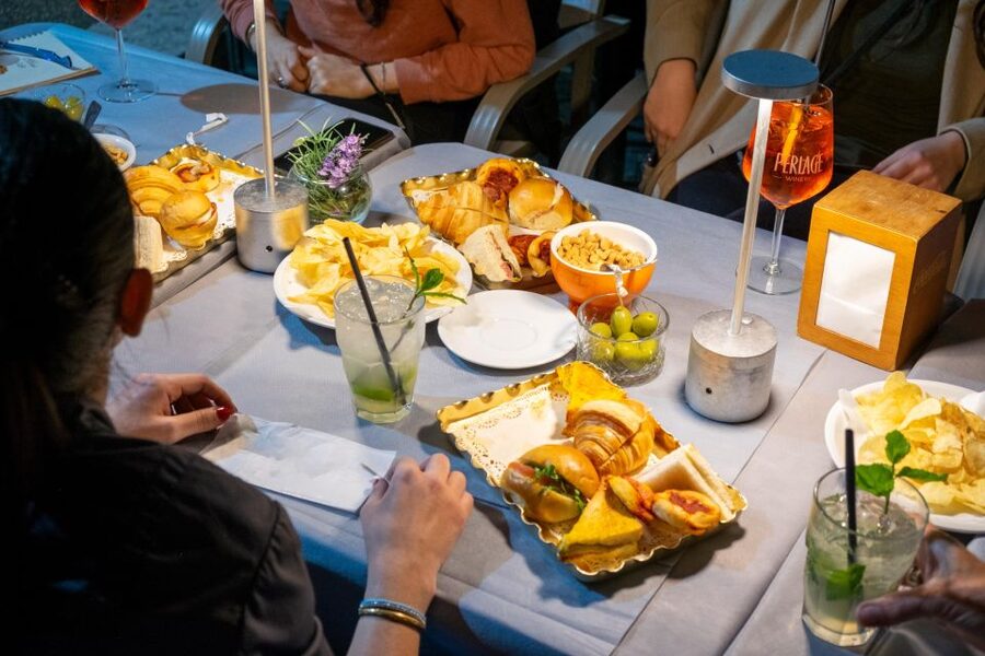Evening Vespa Sidecar Tour with Gourmet Pizza Tasting - What the pizza stop adds to the evening