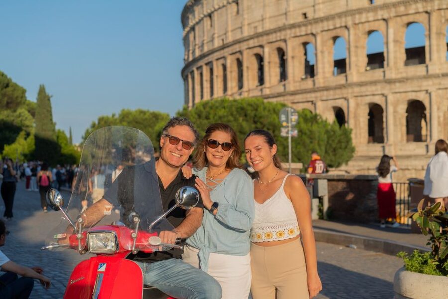 Exclusive Rome Vespa Tour with Professional Photographer - Who should book this Rome Vespa tour?