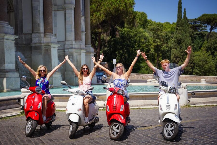 Explore city on Vespa with Professional Photographer - What the 20 JPEG photos are worth