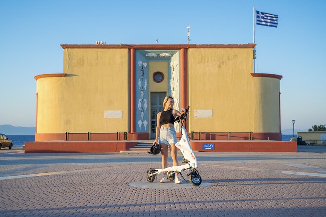Explore the new town and the medieval town of Rhodes on scooters - 3 hours - The guides make the biggest difference