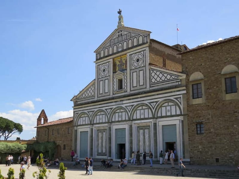 Florence: E-Vespa Rental with Smartphone Tour and Tasting - Starting on Borgo Ognissanti with a charged phone